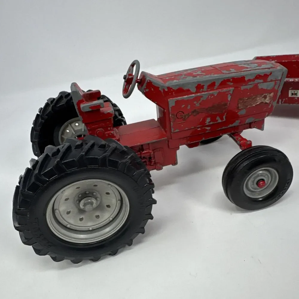 Vtg Red Farm Tractor The ERTL Co STK 415 International Metal and‎ Wagon